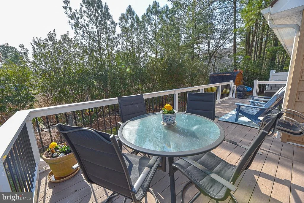 Photo of 956 LAKE VIEW DRIVE