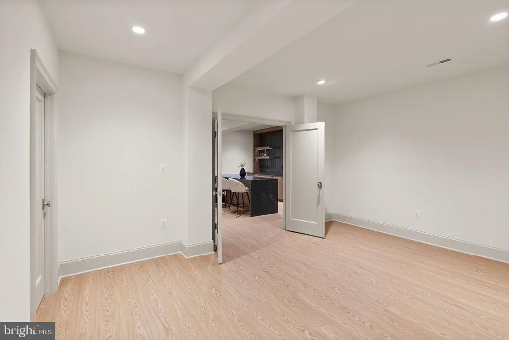 Photo of 1223 SOMERSET DRIVE