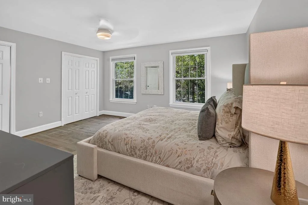 Photo of Unit D at 3271 SUTTON PLACE NW