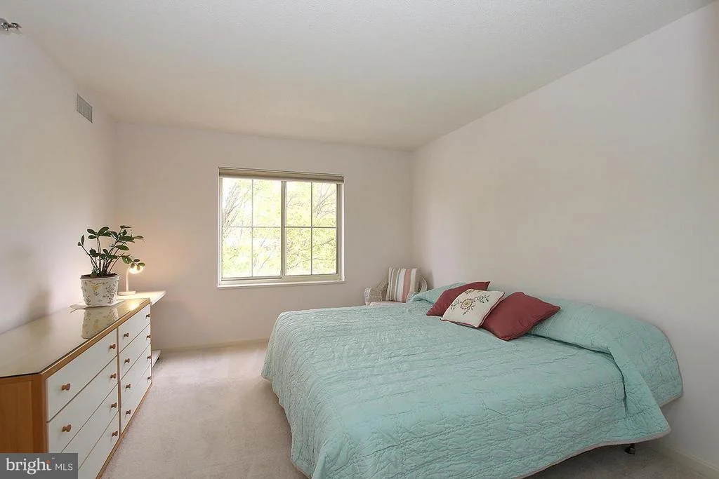 Photo of Unit 304 at 14800 PENNFIELD CIRCLE