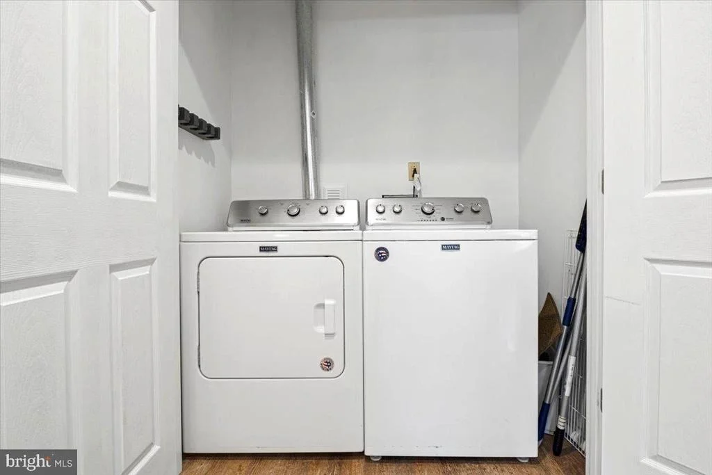 Photo of 1042 GEORGE JAMES LOOP