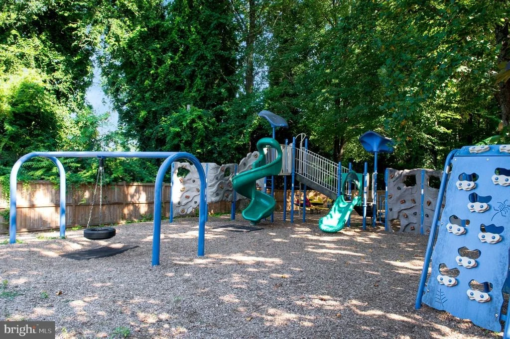 Photo of 15919 FAIRWAY DRIVE