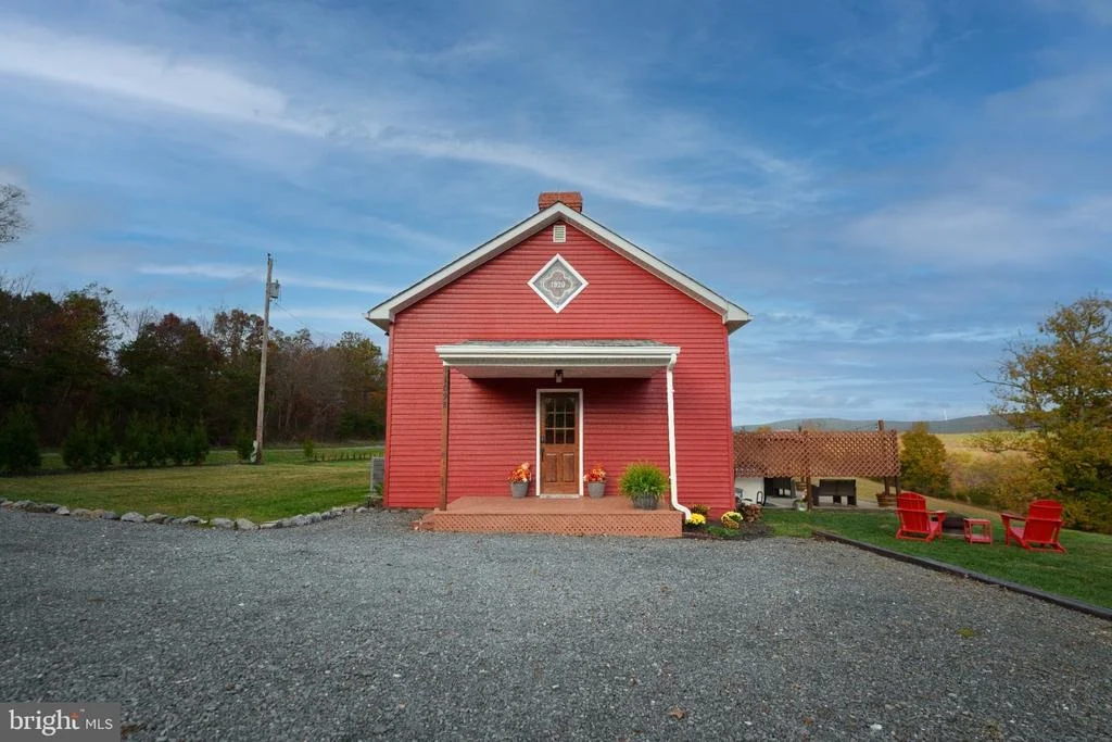 Photo of 1098 REYNOLDS ROAD