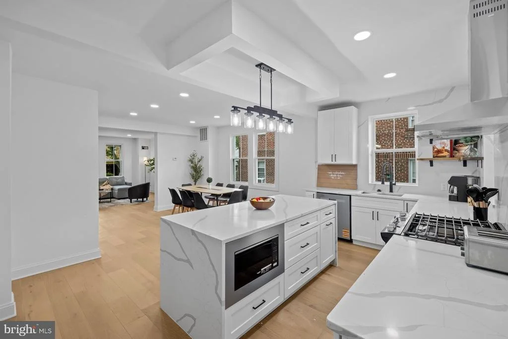 Photo of 536 ONEIDA PLACE NW
