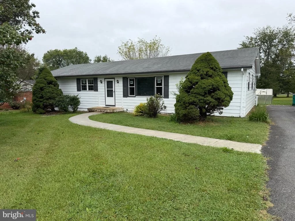 Photo of 3 SPRINGVIEW BOULEVARD