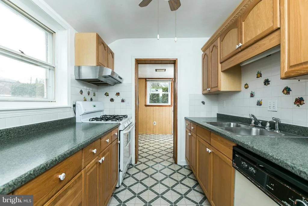 Photo of 12102 GRANDVIEW AVENUE