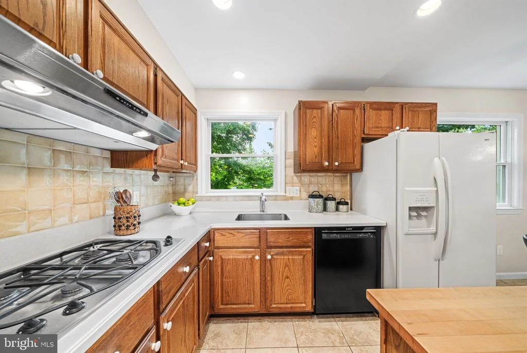 Photo of 8522 FAIRBURN DRIVE