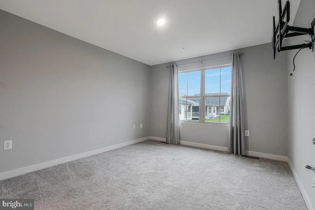 Photo of 14380 LONGHOUSE LOOP