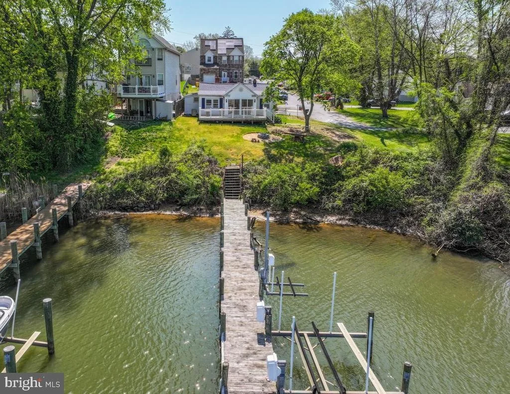 Photo of 7801 WATERVIEW