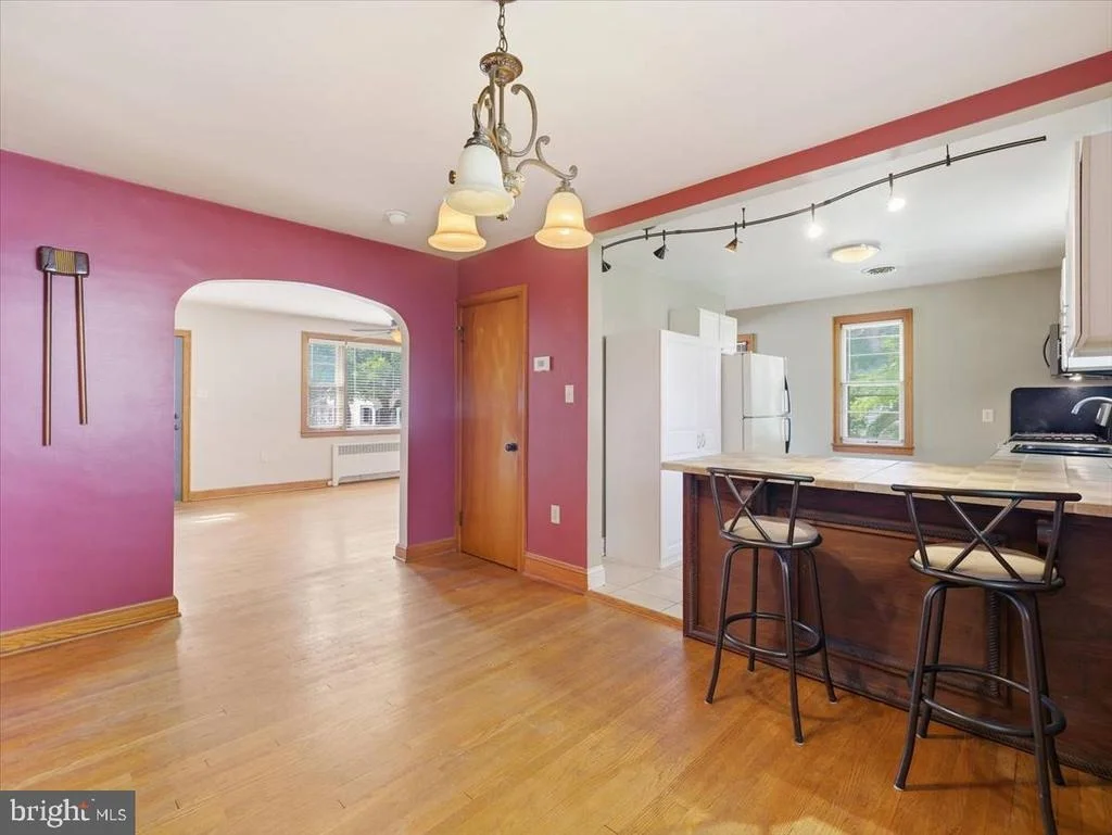Photo of 939 VIEW STREET