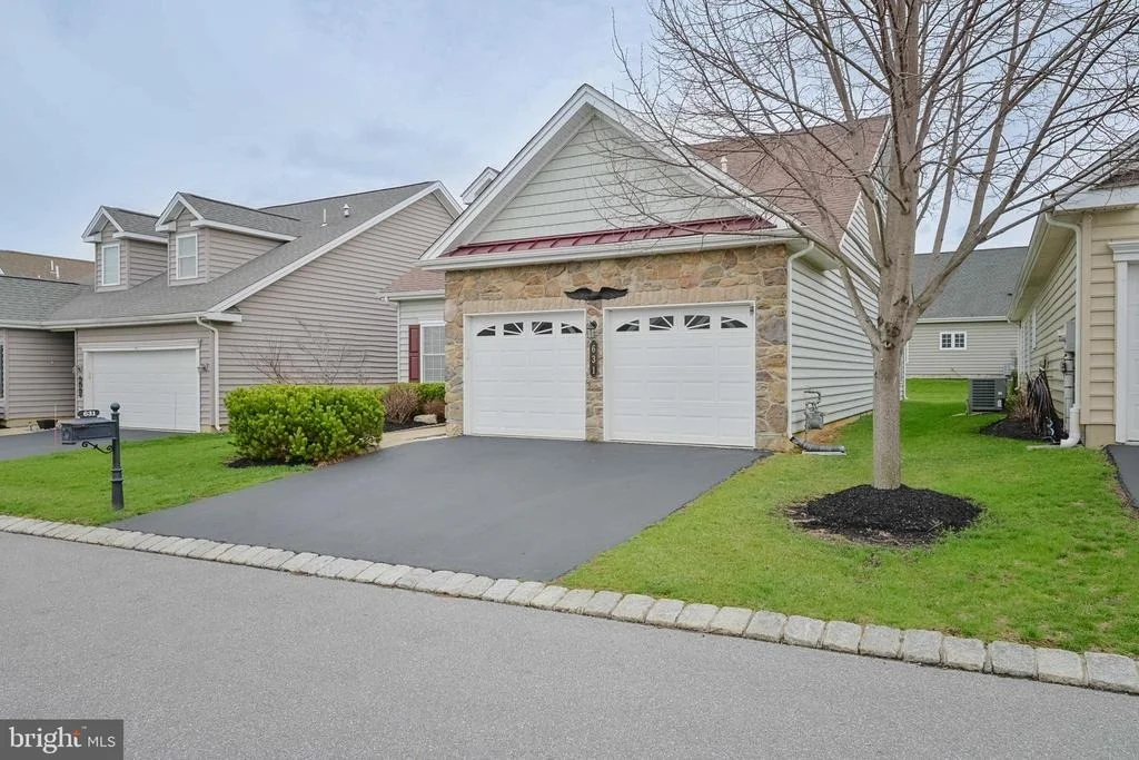 Photo of 631 THOREAU DRIVE