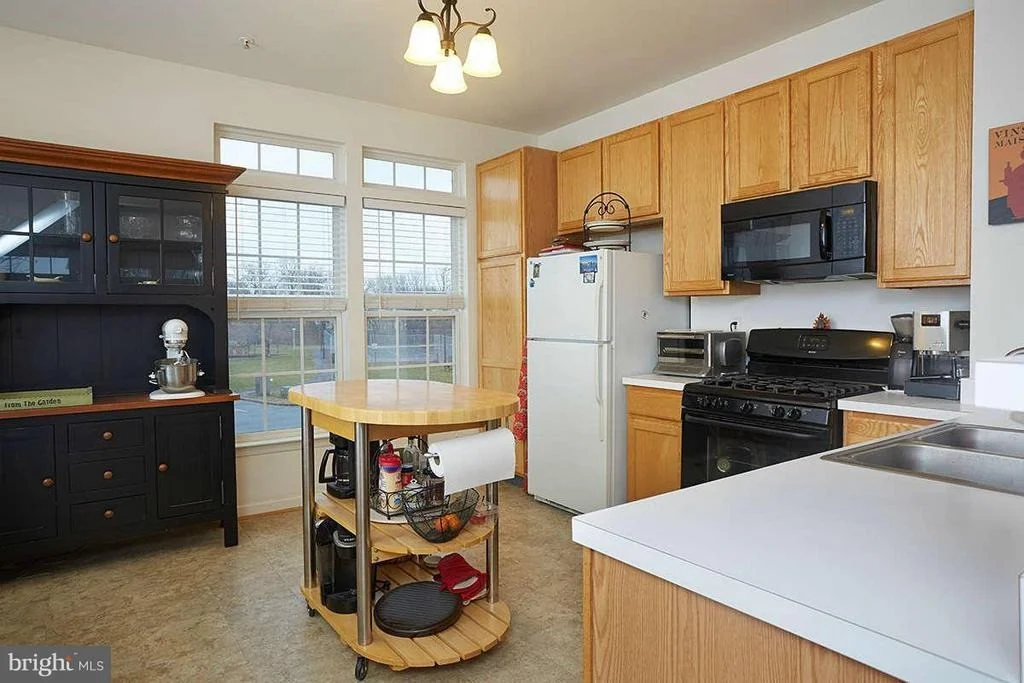 Photo of 560 EISENHOWER DRIVE