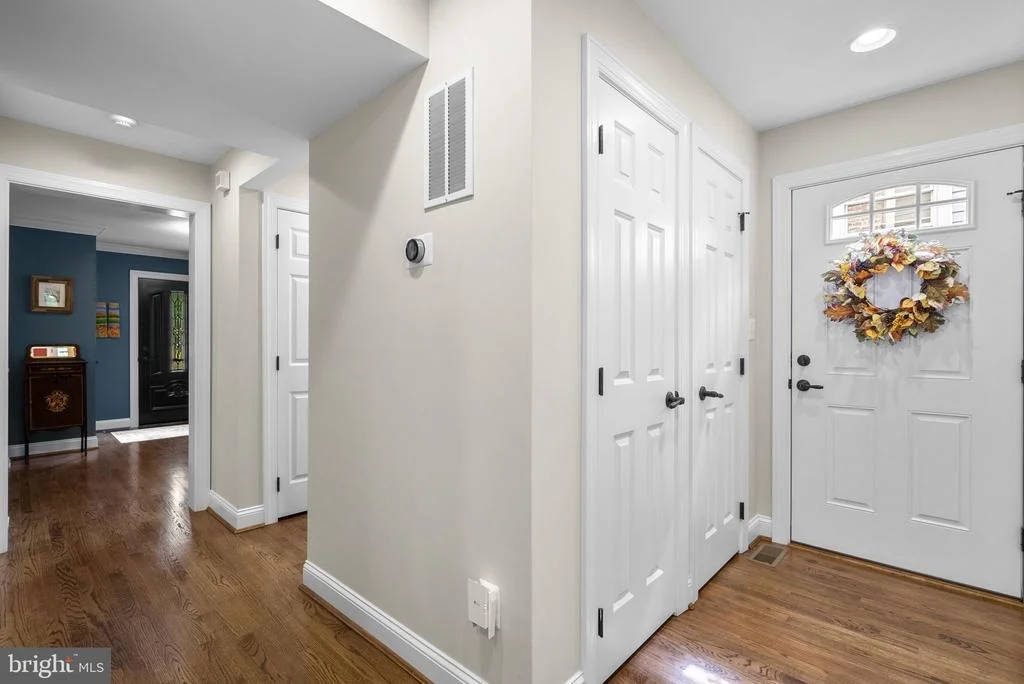 Photo of 710 WOODSIDE PARKWAY