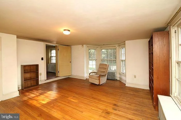 Photo of 5439 SHOOKSTOWN ROAD