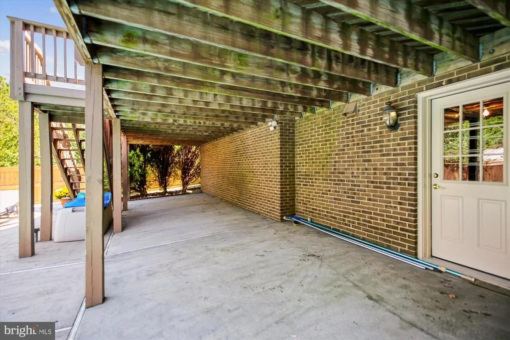 Photo of 9537 FOX HOLLOW