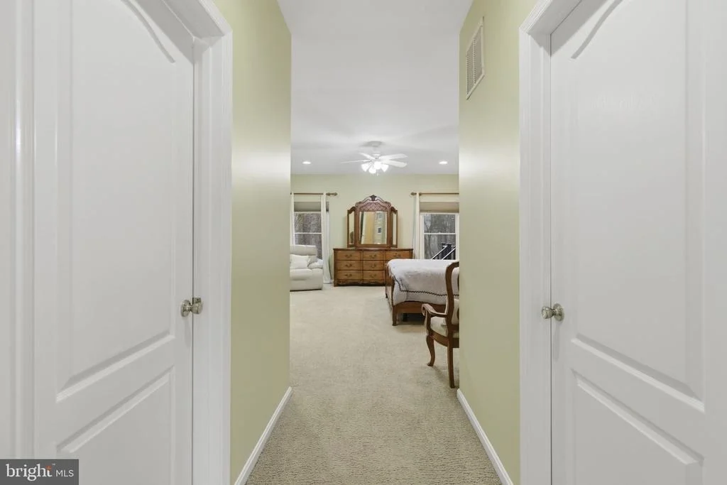 Photo of 922 SIDEHILL DRIVE