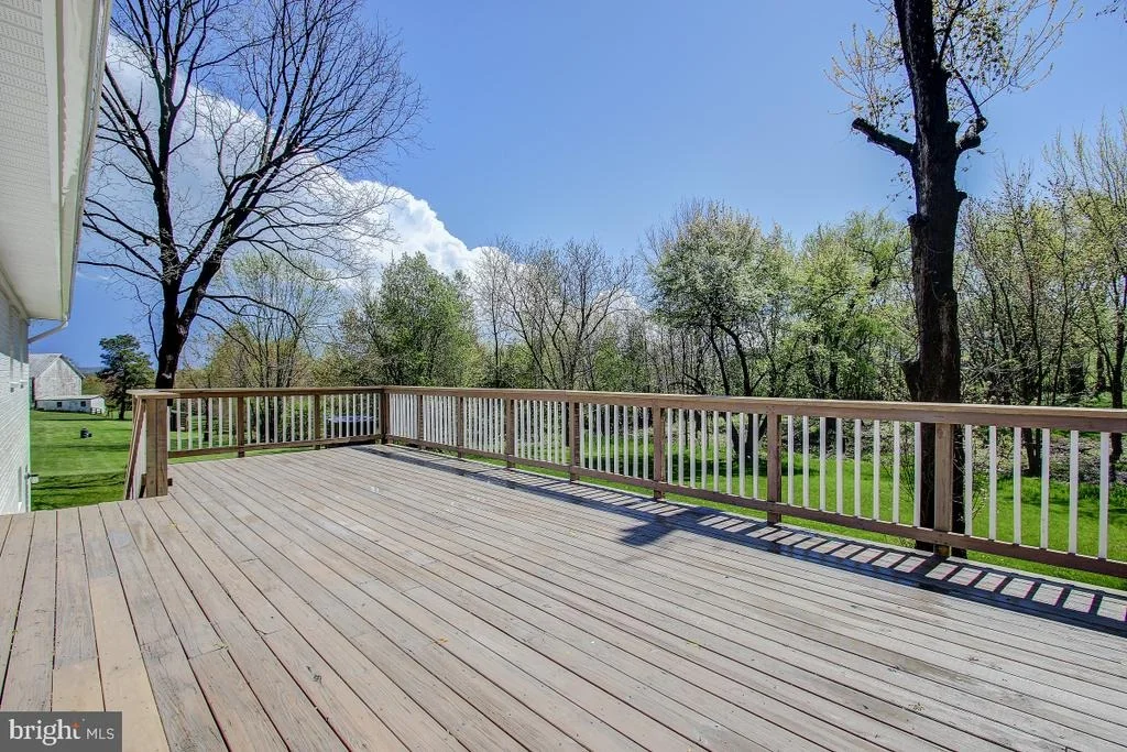 Photo of 8022 BOLIVAR ROAD
