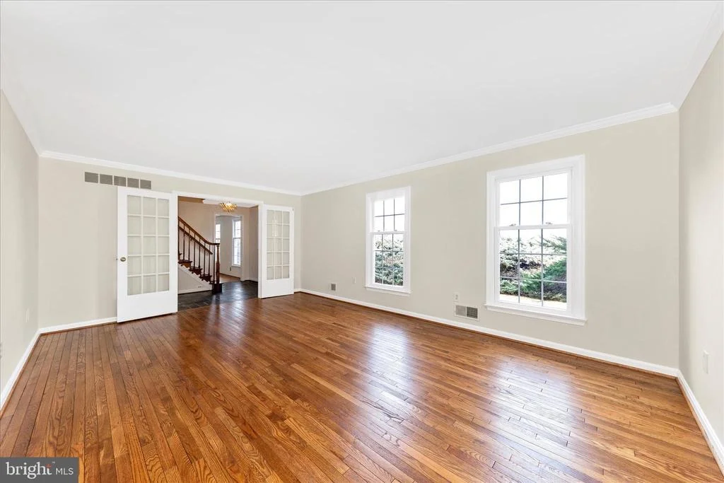Photo of 5815 MEADOW DRIVE