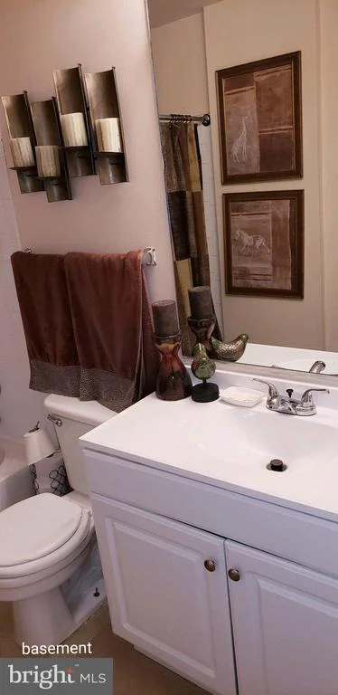 Photo of 9210 FOX PARK ROAD