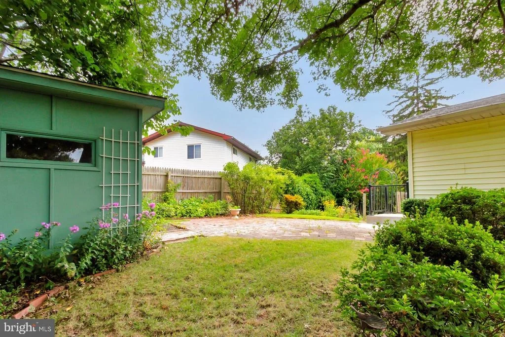 Photo of 5002 REGINA DRIVE