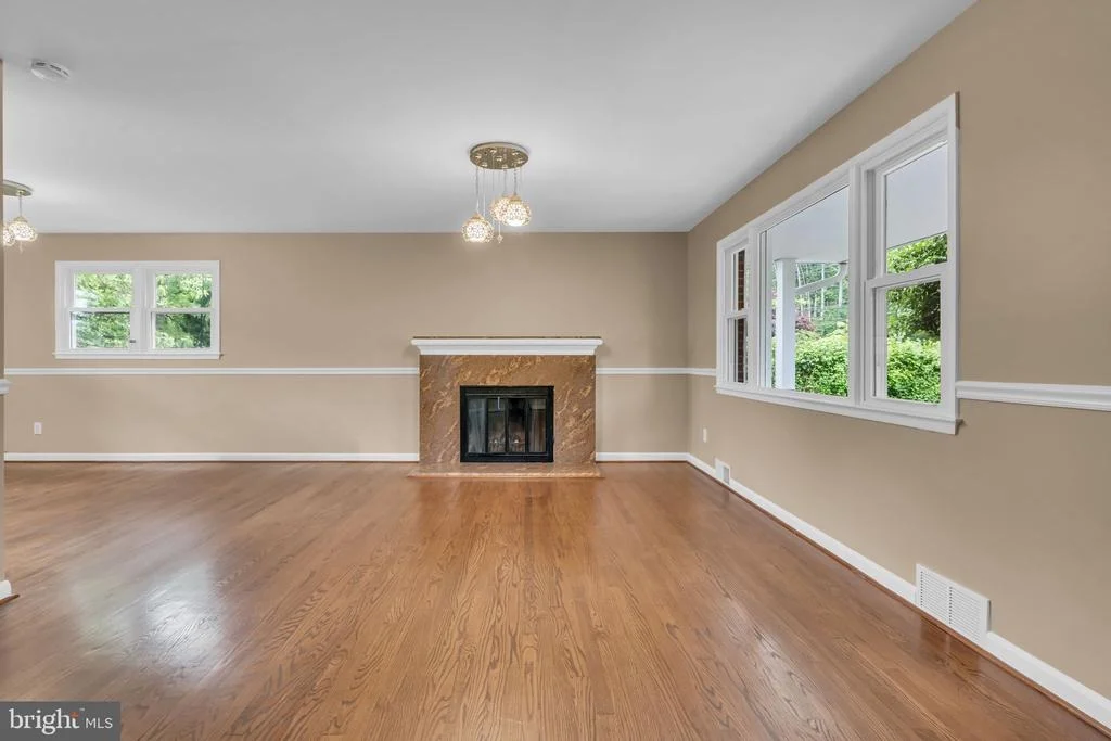 Photo of 6809 BRADDOCK ROAD