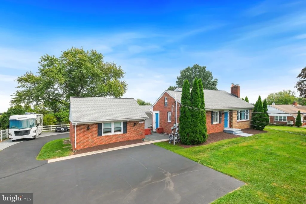 Photo of 25223 OAK DRIVE