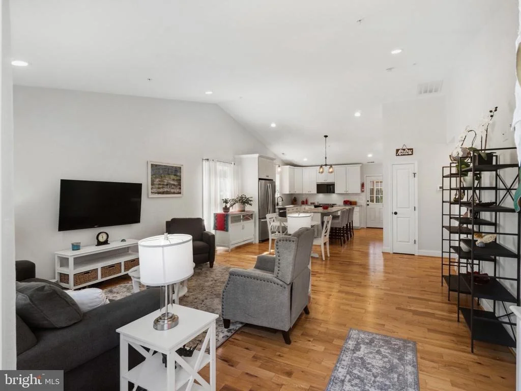 Photo of 1724 TACOMA ROAD