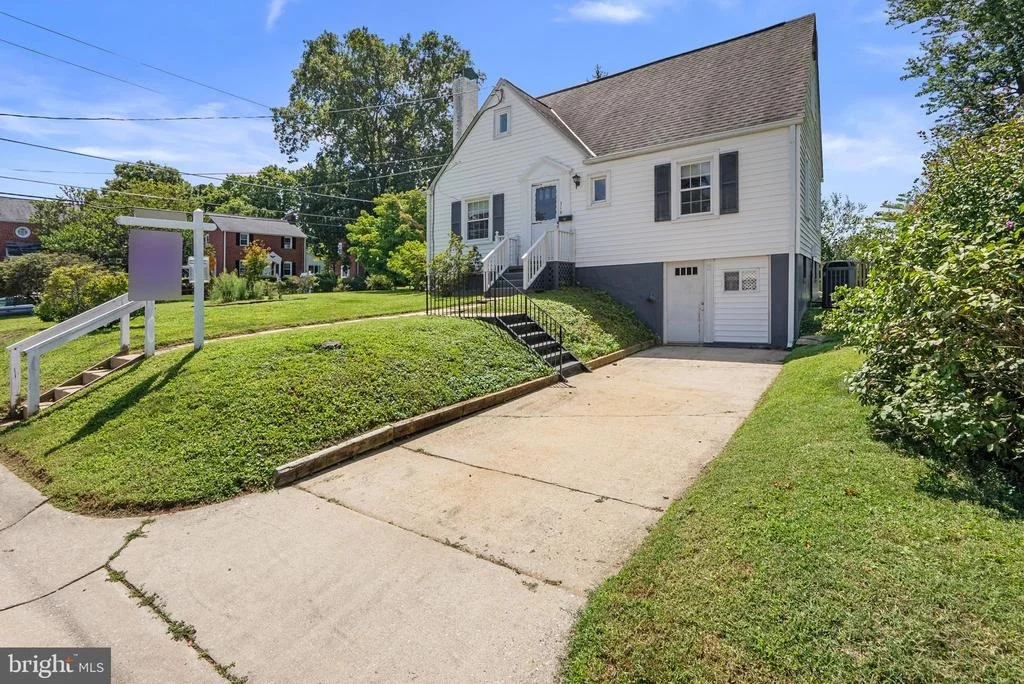 Photo of 319 SAINT LAWRENCE DRIVE