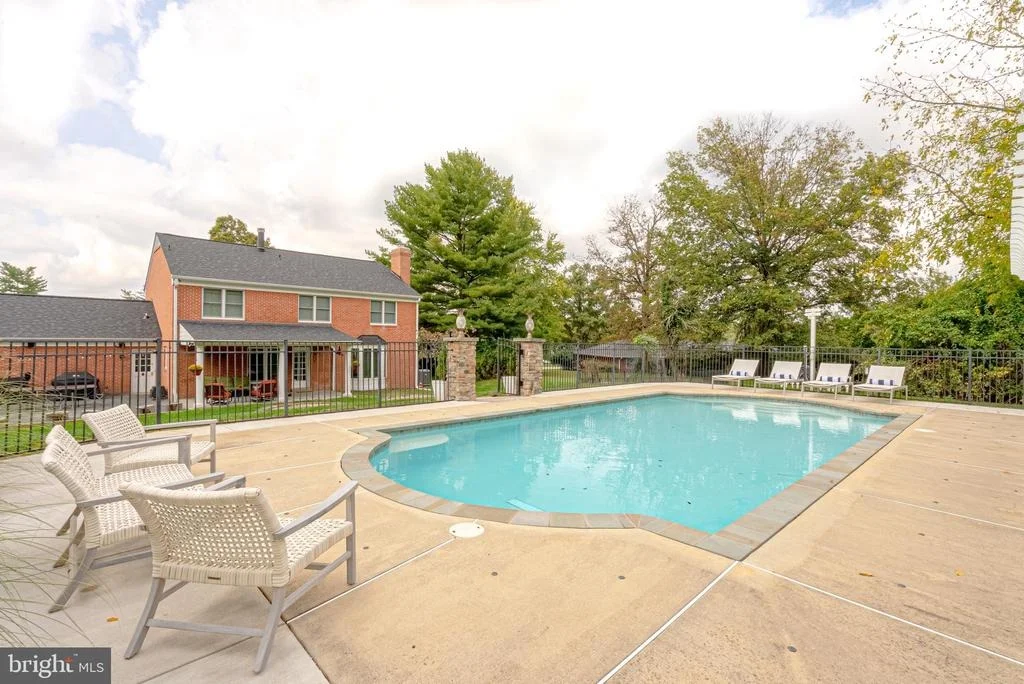 Photo of 4029 CRESCENT ROAD