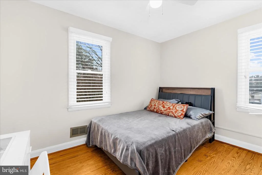 Photo of 7803 LINTHICUM ROAD