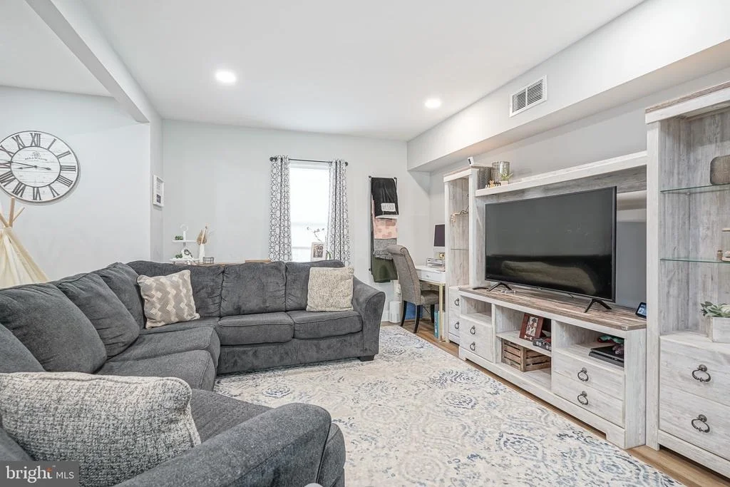 Photo of 42 EVERGREEN AVENUE