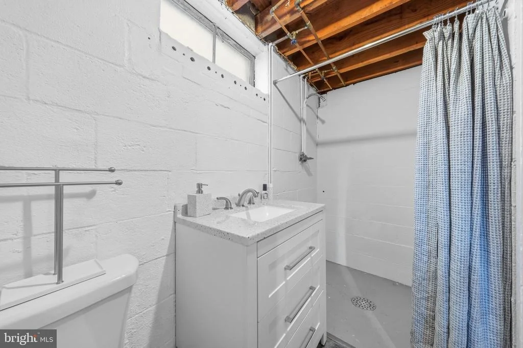 Photo of 412 CARROLL PARKWAY