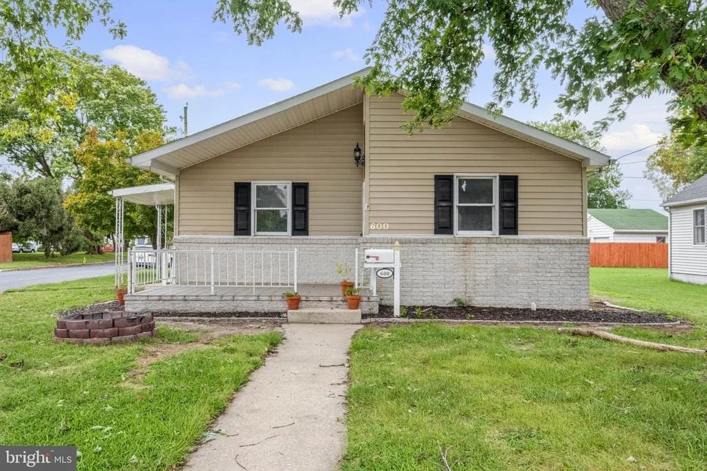 Photo of 600 ELM DRIVE