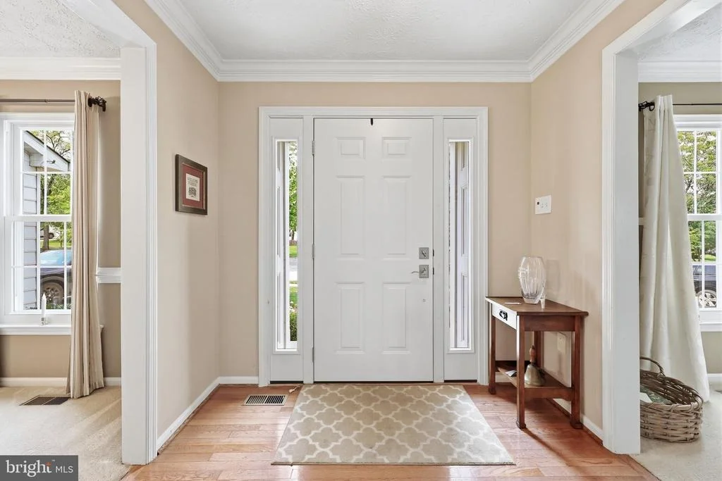 Photo of 6913 SOVEREIGN PLACE