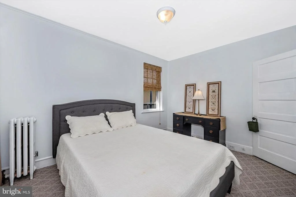 Photo of 323 W 7TH STREET