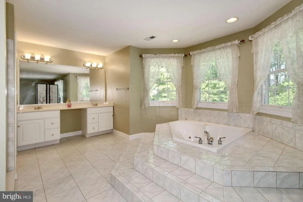 Photo of 1105 THOMPSON WAY