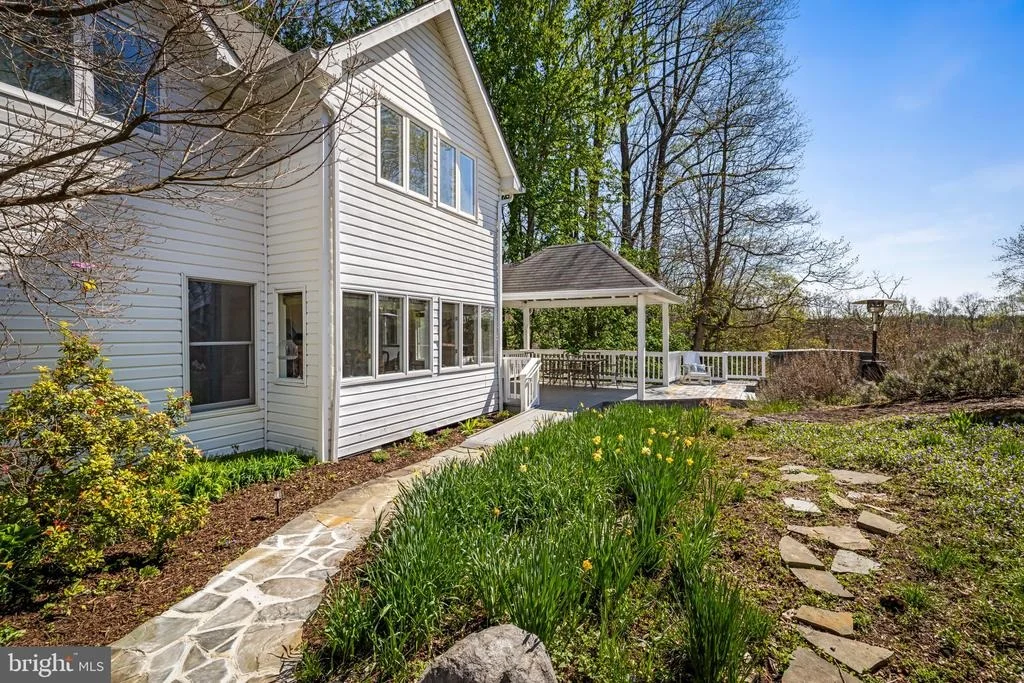 Photo of 8230 DOGWOOD ROAD