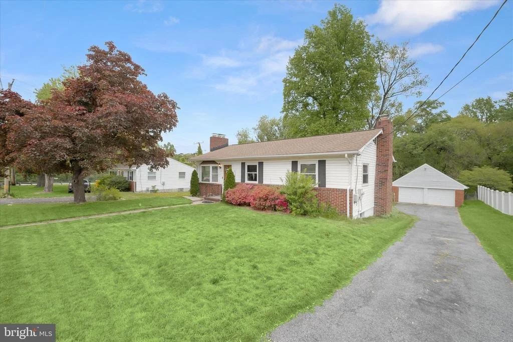 Photo of 7403 LOCUST DRIVE