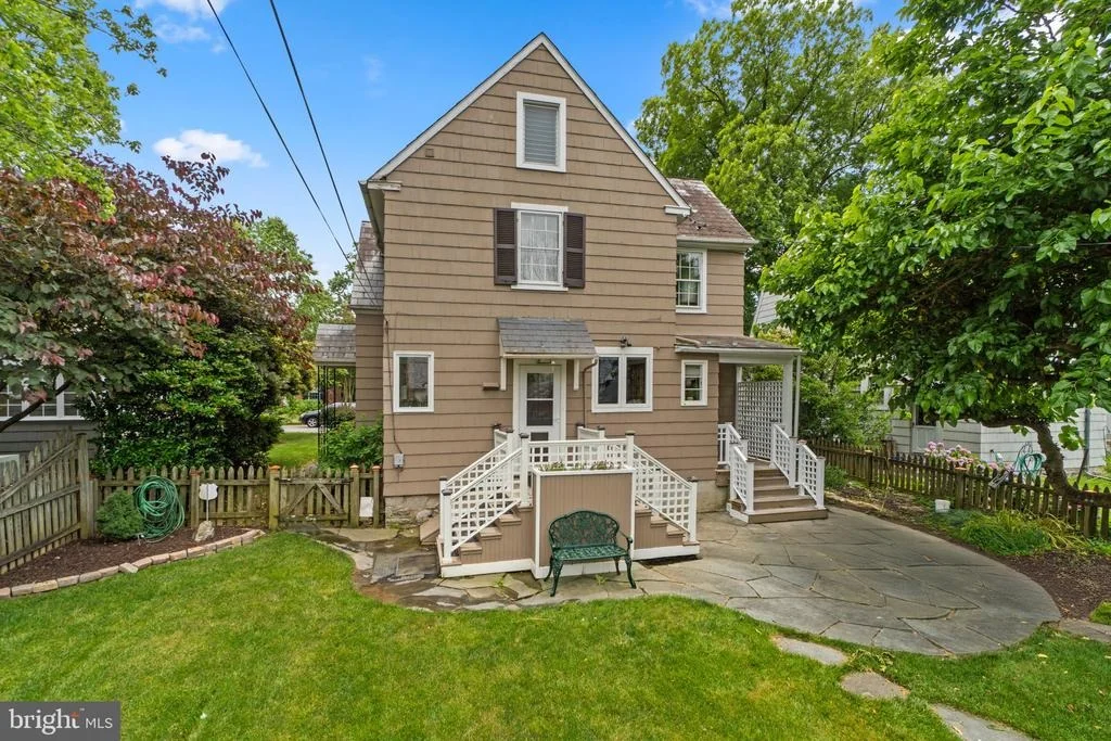 Photo of 322 SAINT DUNSTANS ROAD