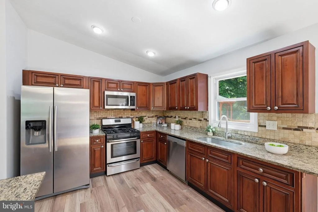 Photo of 2704 WELLER ROAD