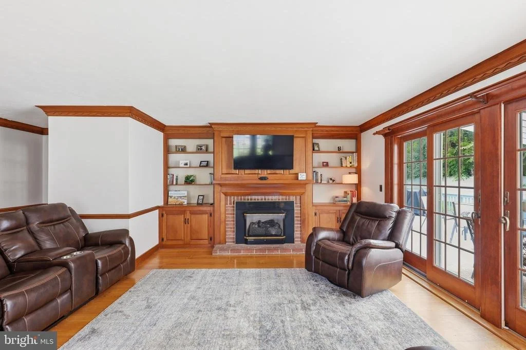 Photo of 727 N GOVERNORS AVENUE