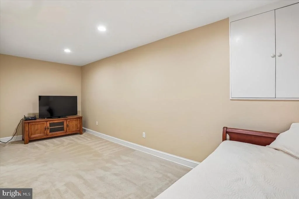 Photo of 899 LINGANORE DRIVE