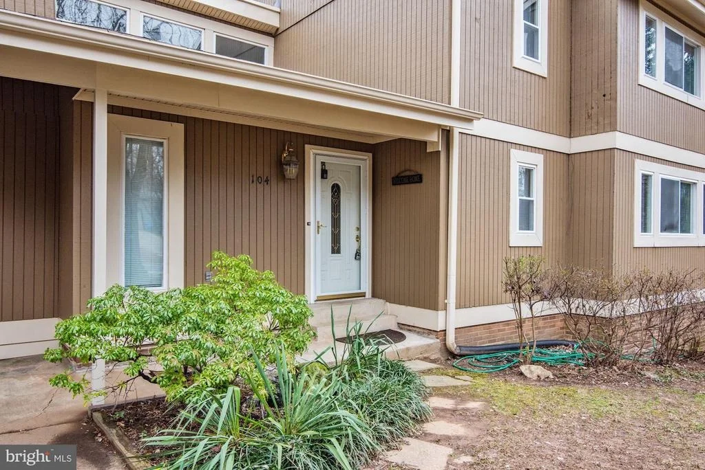 Photo of 104 STONEGATE DRIVE