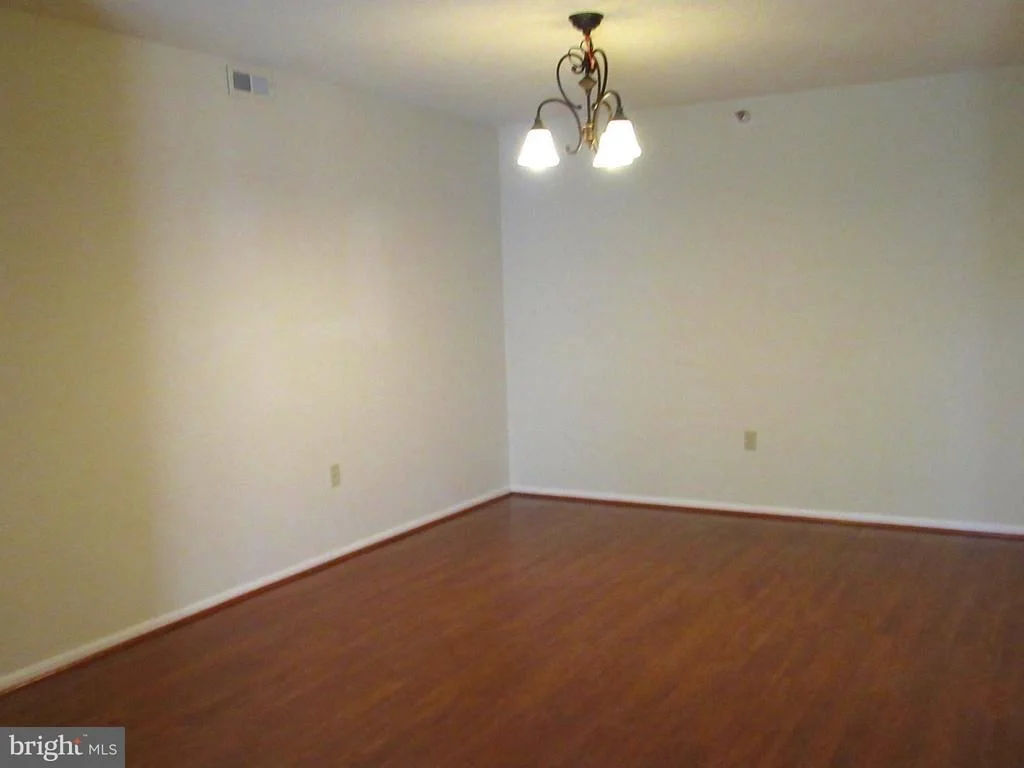 Photo of Unit 1422 at 15101 INTERLACHEN DRIVE