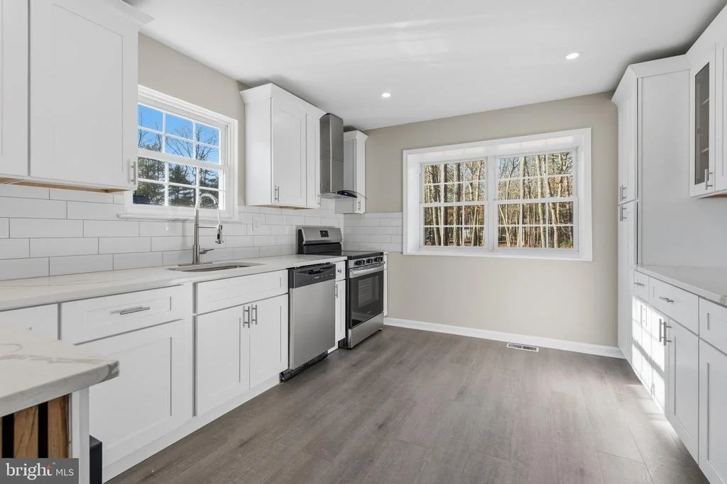 Photo of 221 OAK LANE