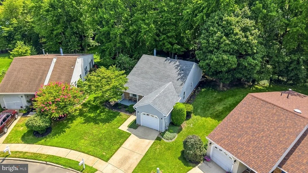 Photo of 10 MADISON COURT