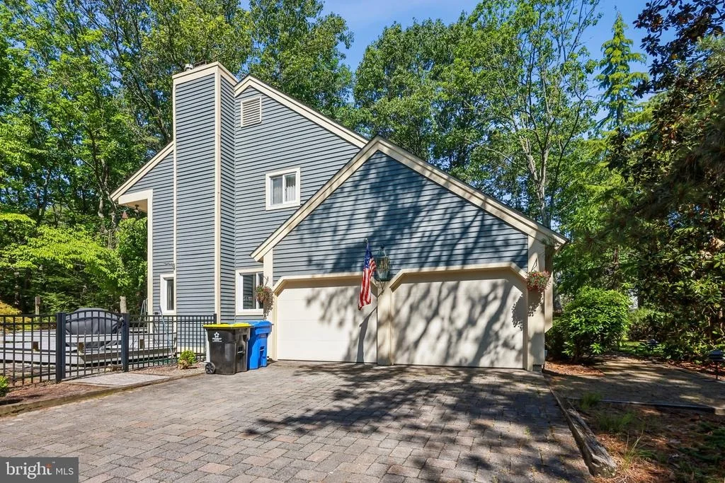 Photo of 3 POINTE VIEW CIRCLE