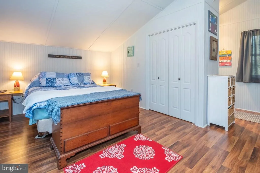 Photo of 245 OAK WAY ROAD