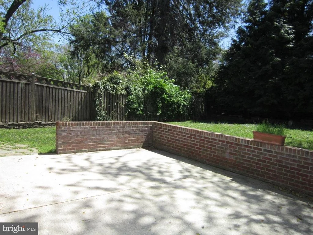 Photo of 9103 KINGSBURY DRIVE