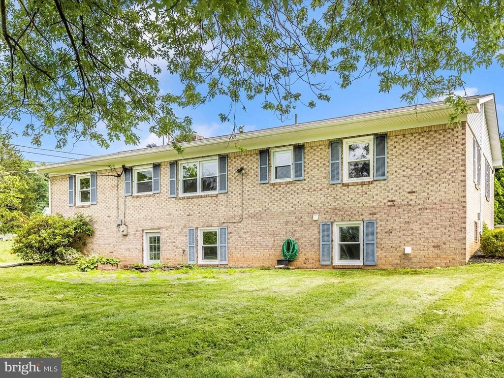 Photo of 22128 PIKESIDE DRIVE